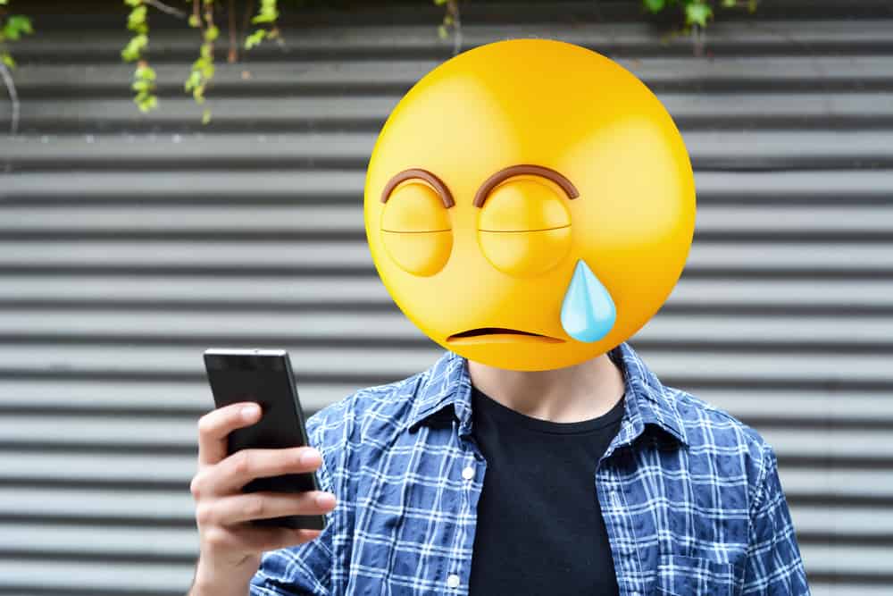 Featured image of post Carita Triste Emojis Tristes De Amor Emoji muy triste las malas noticias acaban de llegar a la forma de este emoticon que estamos tristes de informar