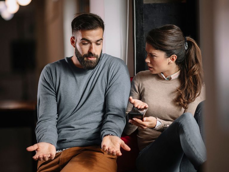5 formas de sabotear una relación de pareja | Familias